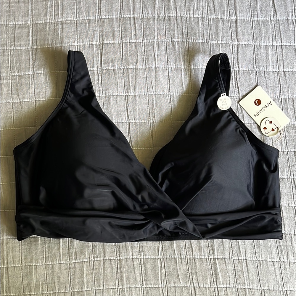 NWT Artesands Women’s Swim Bikini Top, Flattering twist front, Black, US 20